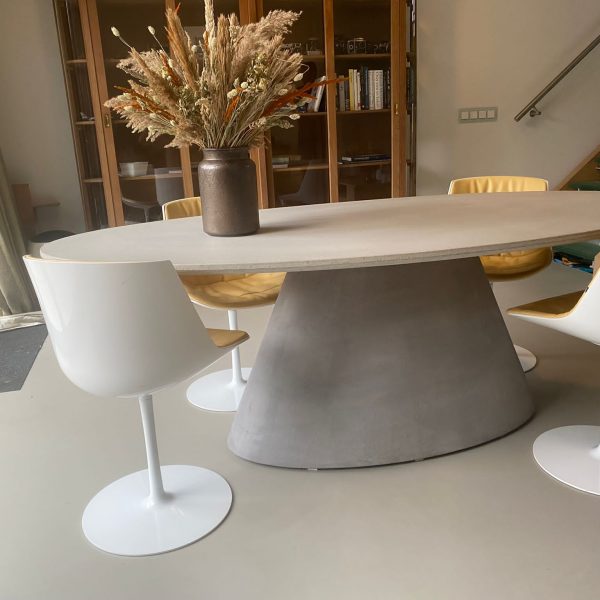 Ovale beton tafel | Light-grey 3